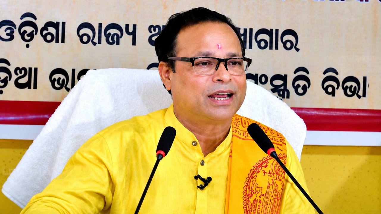 Pandit Dr. Shri Kashinath Mishra at Sabha